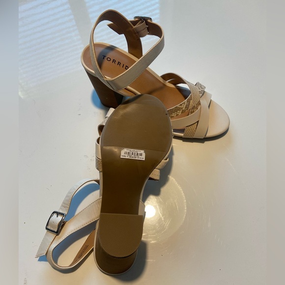 Cream (Bone) Cage Snake Heel - Picture 3 of 4